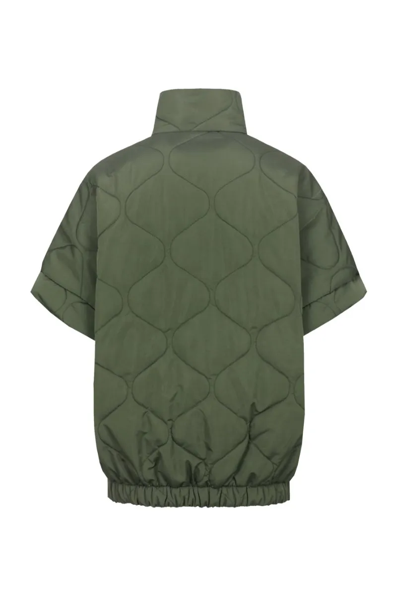 CS The Label Ondra Gilet Dark Olive, mouwloos gilet in donker olijfgroen